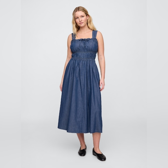 NWT GAP Smocked Midi Dress Medium Dark Wash - Picture 4 of 6